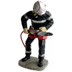 STATUETTE POMPIER DESINCARCERATEUR