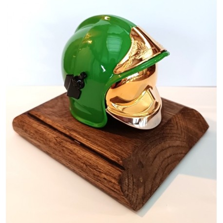 CASQUE F1 VERT SUR SOCLE EN BOIS