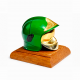 CASQUE F1 VERT SUR SOCLE EN BOIS