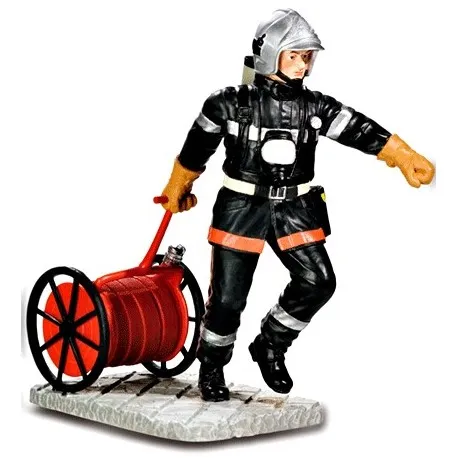 [POM029] Statuette Sapeur-Pompier tirant le dévidoir